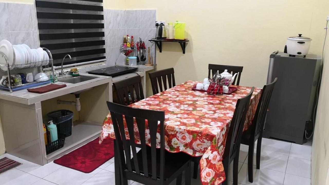 Oyo Home 90308 Chily Guest House Langkawi Exterior photo